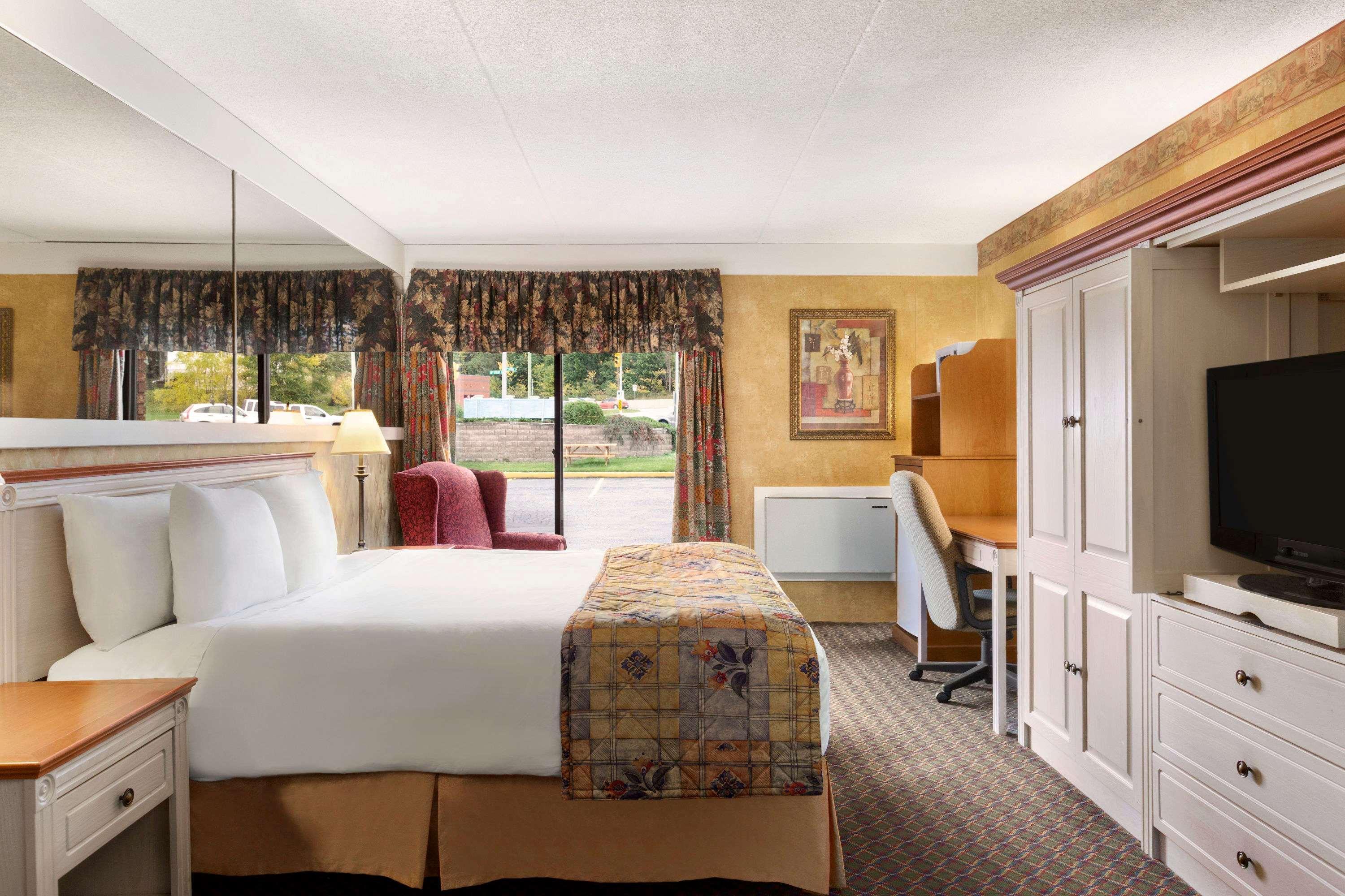 Travelodge By Wyndham Owen Sound On Eksteriør billede
