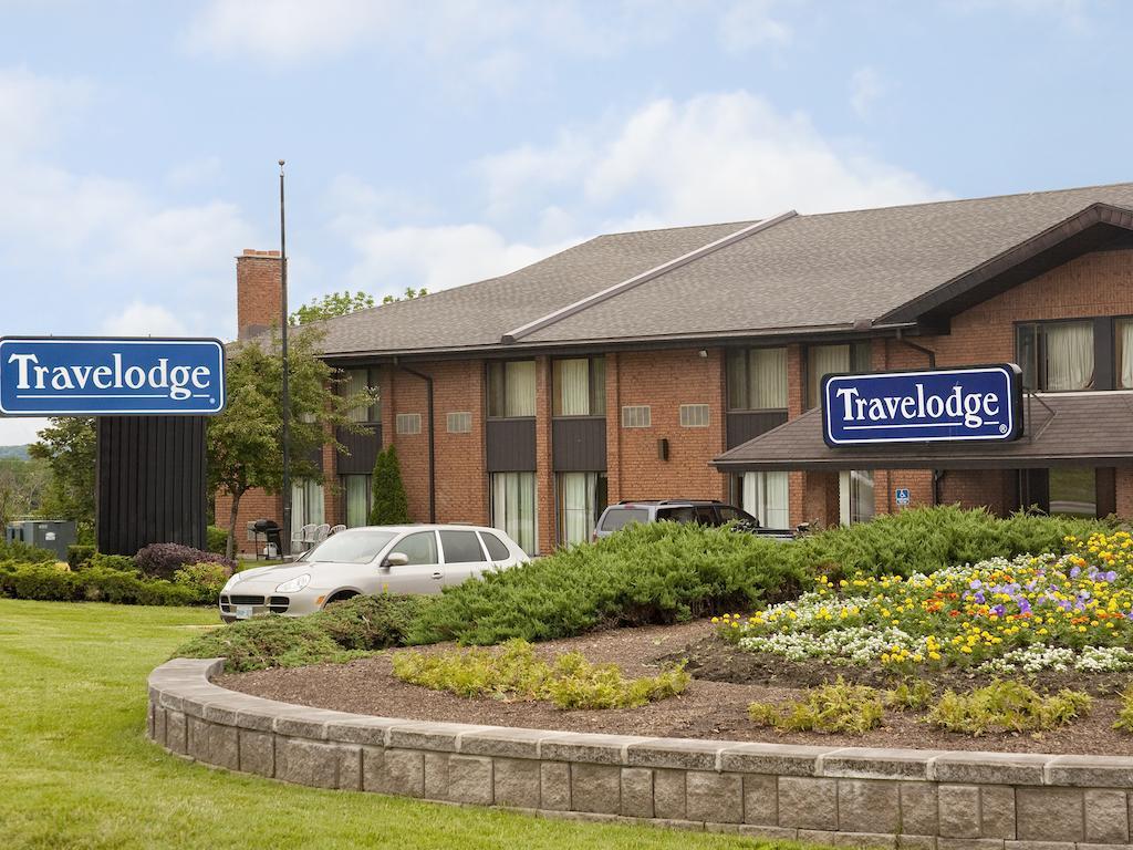 Travelodge By Wyndham Owen Sound On Eksteriør billede